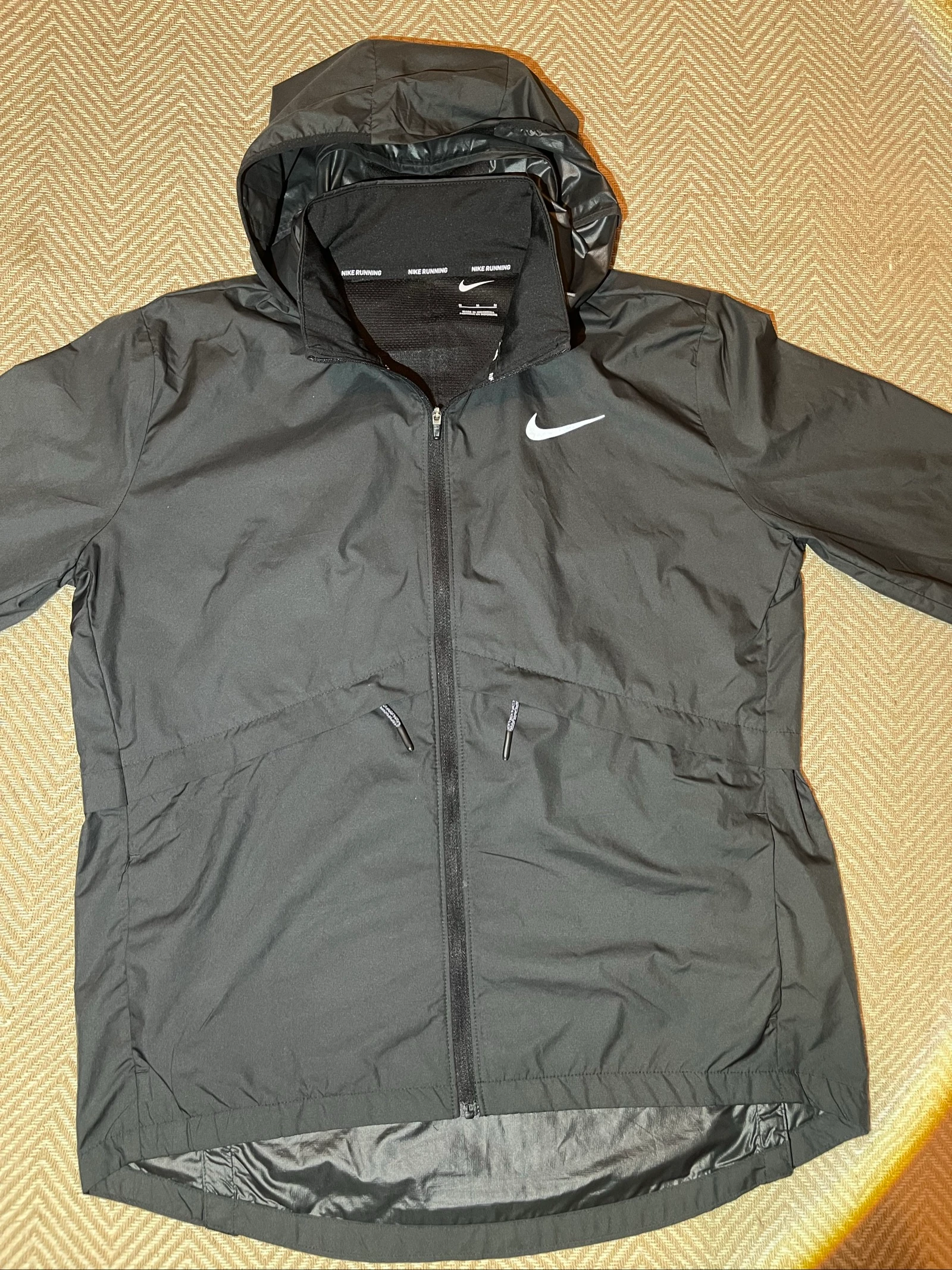 Veste Nike Running TAILLE M FEMME MAIS TAILLE XS,S HOMME
